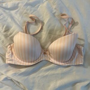 Victoria’s Secret Wired Lightly Lined Bra